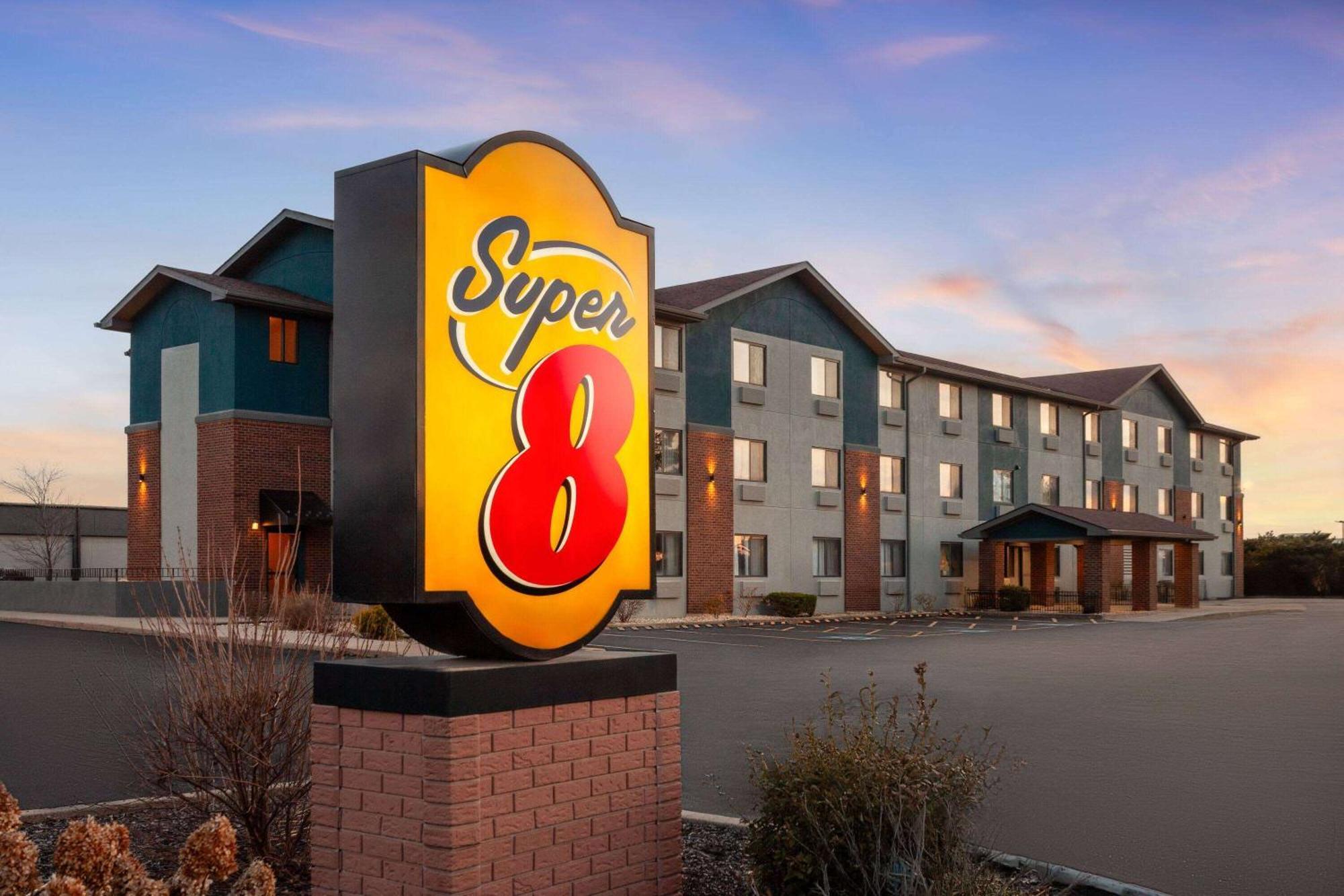 Super 8 By Wyndham Romeoville Bolingbrook Exteriör bild