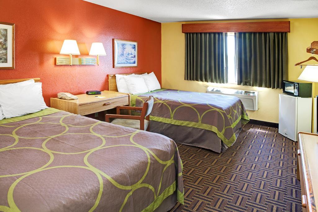 Super 8 By Wyndham Romeoville Bolingbrook Exteriör bild